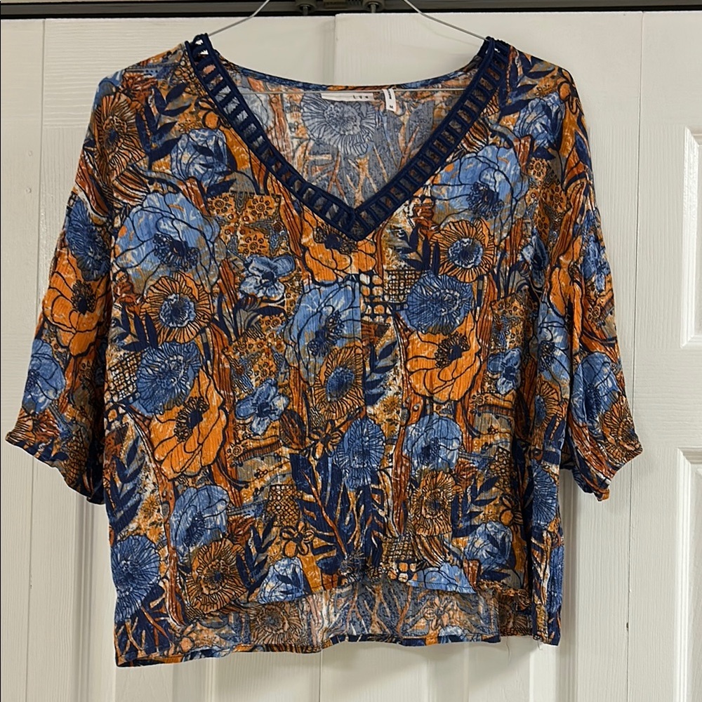 LUQ Floral‎ V-Neck Women's Top - Blue and Orange